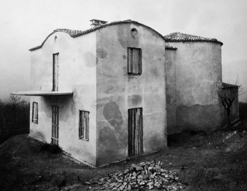 elarafritzenwalden:Villa-atelier Locatelli RomualdoBergamo, Lombardy, Italy; 1931Pino Pizzigonisee m