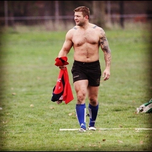 roscoearky:  4hombres4men:  HOT !!!!  Colby!!!! Oh yeah 