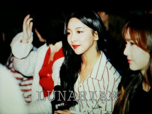 [FANTAKEN] Luna Seoul Fashion Week! 170401credit to owner.These photos aren’t mine!