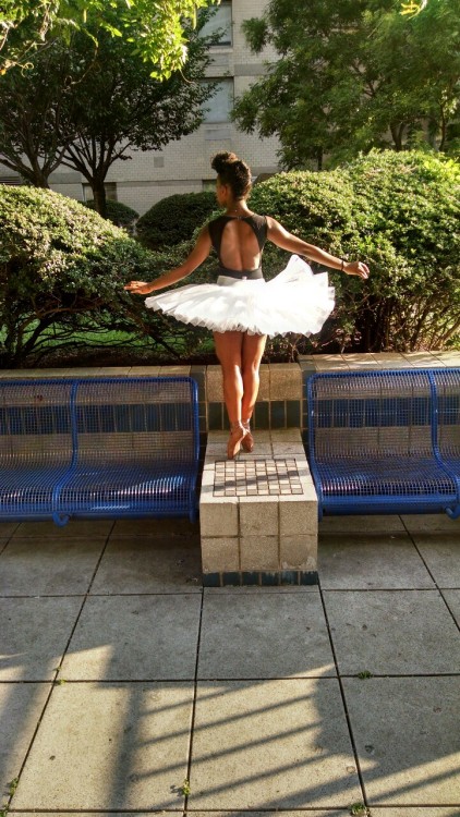 theawkwardokapi:Black artistic excellence for blackout day. (das me ya’ll)