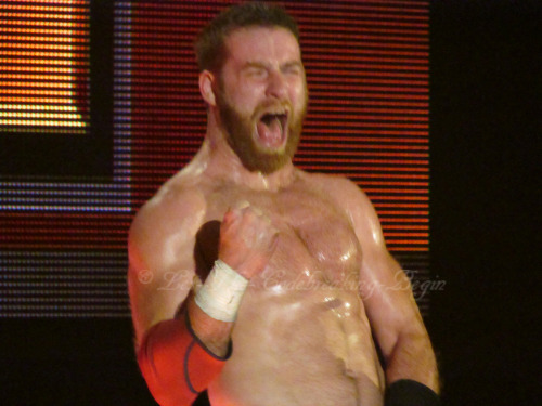 Looking good all sweaty after a match Sami!