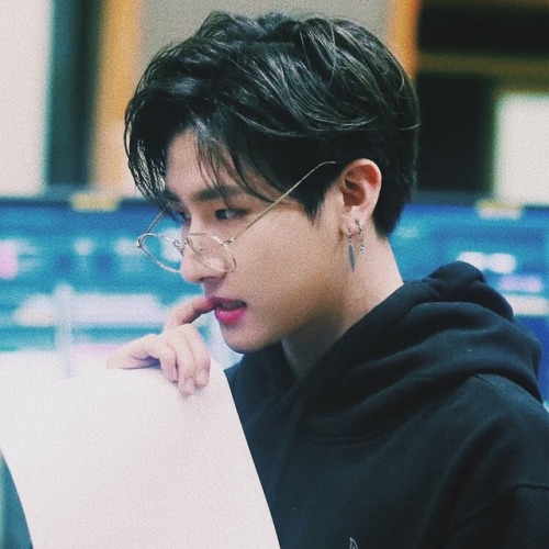 ˗ˏˋ changkyun’s glasses day icons ↷ like or reblog if you save;♡°