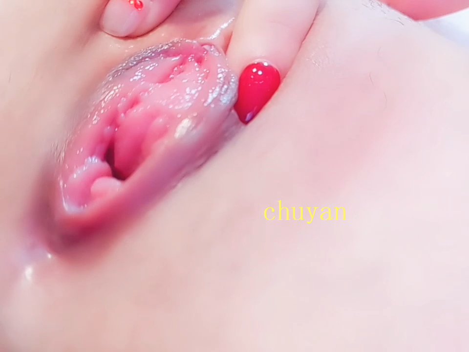 happychuyan:  周末你们玩什么呀，有喜欢玩我骚穴的吗欢迎转发呐，爱你们