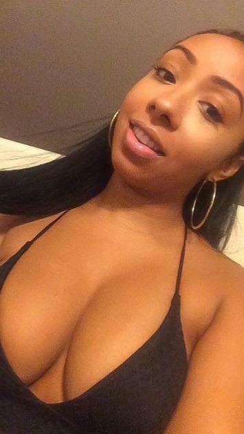bigbootythickass:  Big Booty Thick Ass