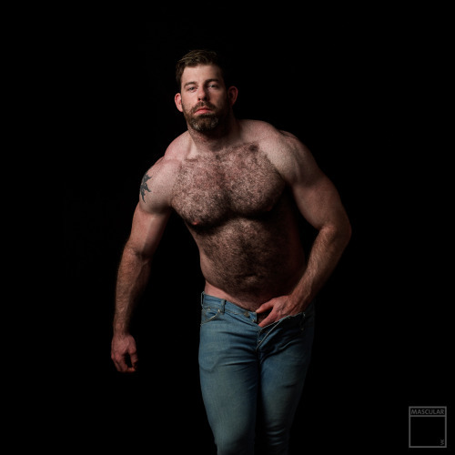 ilovebearsposts:                                 http://www.mascularstudio.com/http://ilovebearsposts.tumblr.com/archive