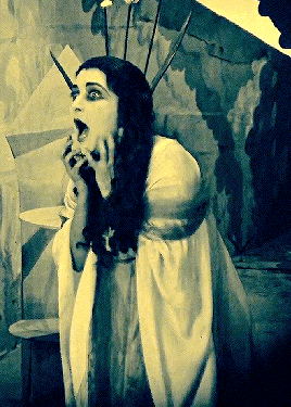 countess-zaleska:Lil Dagover in The Cabinet of Dr. Caligari (Robert Wiene, 1920)