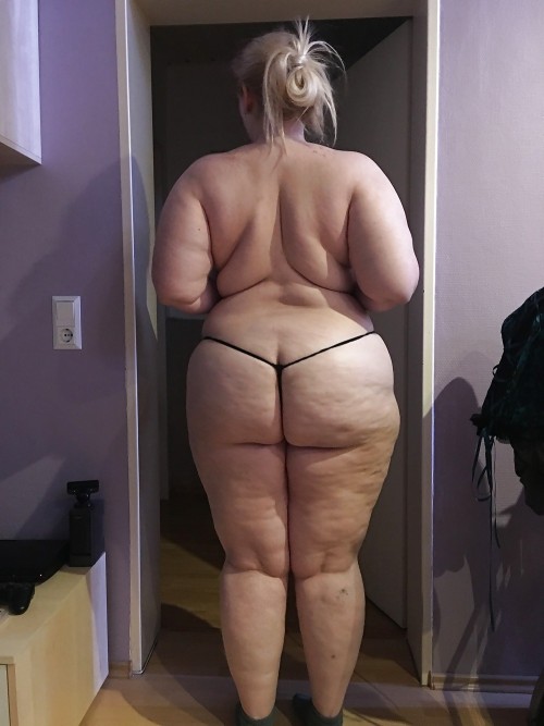 mollyfan82: wollbaer: tolle üppige mollige Figur  Geile Frau die kann man sicher geil ficken  I