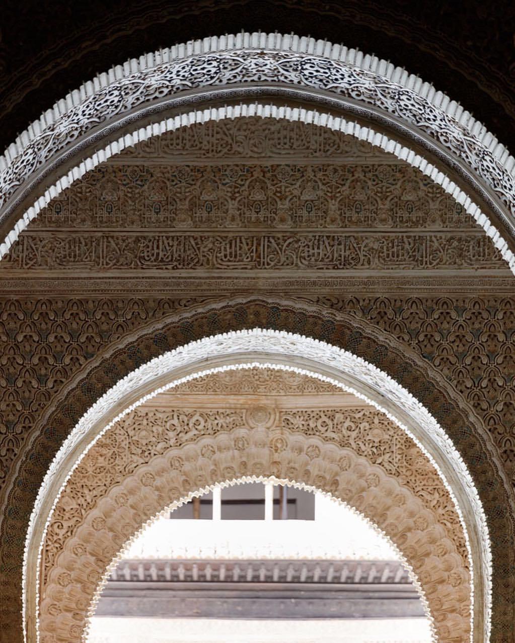 Arches - Alhambra, Granada
#spain #granada #alhambra #moorish #architecture #islamic (at Alhambra)