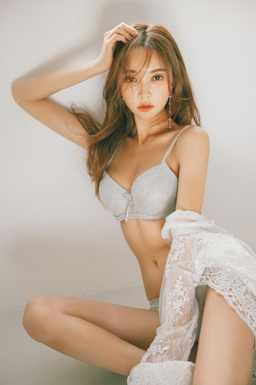 korean-dreams-girls: Park SooYeon - December 06, 2018 1st Set