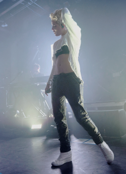 tinyshinywonderland:  Halsey by Tony Nelson at Varsity Theater