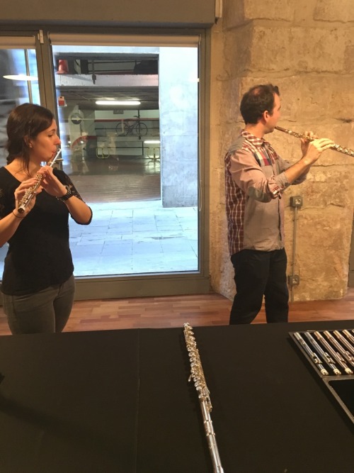 Today we are at the new Sanganxa store in Barcelona! You can have lessons, repairs, and find the Pow