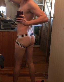 CLICK TO ENTER OUR 0 JOCKSTRAP GIVEAWAY