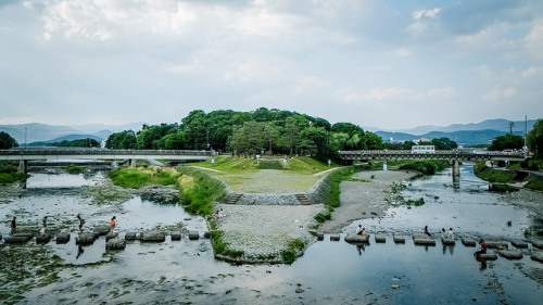 aphelia:京都。鴨川 by ViktorLeung on Flickr.