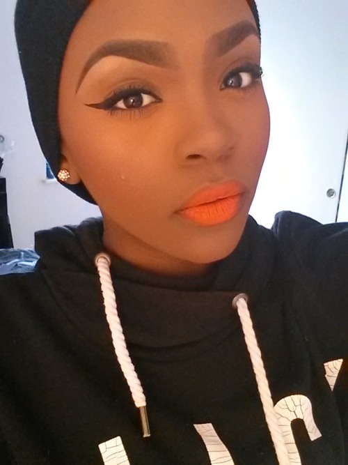 titytwochainz:  brownglucose:  thevanitymirror:  Orange is the new black…  Face beat, per usual.  nah who dis?? 