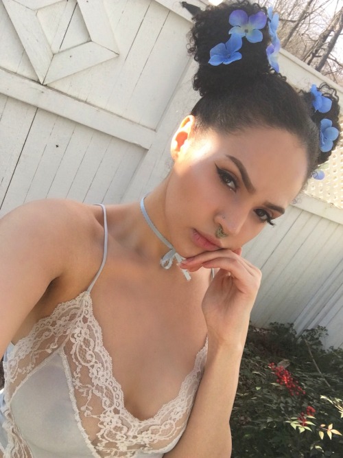 babeobaggins:  Can you believe I’m really queen of the fairies?