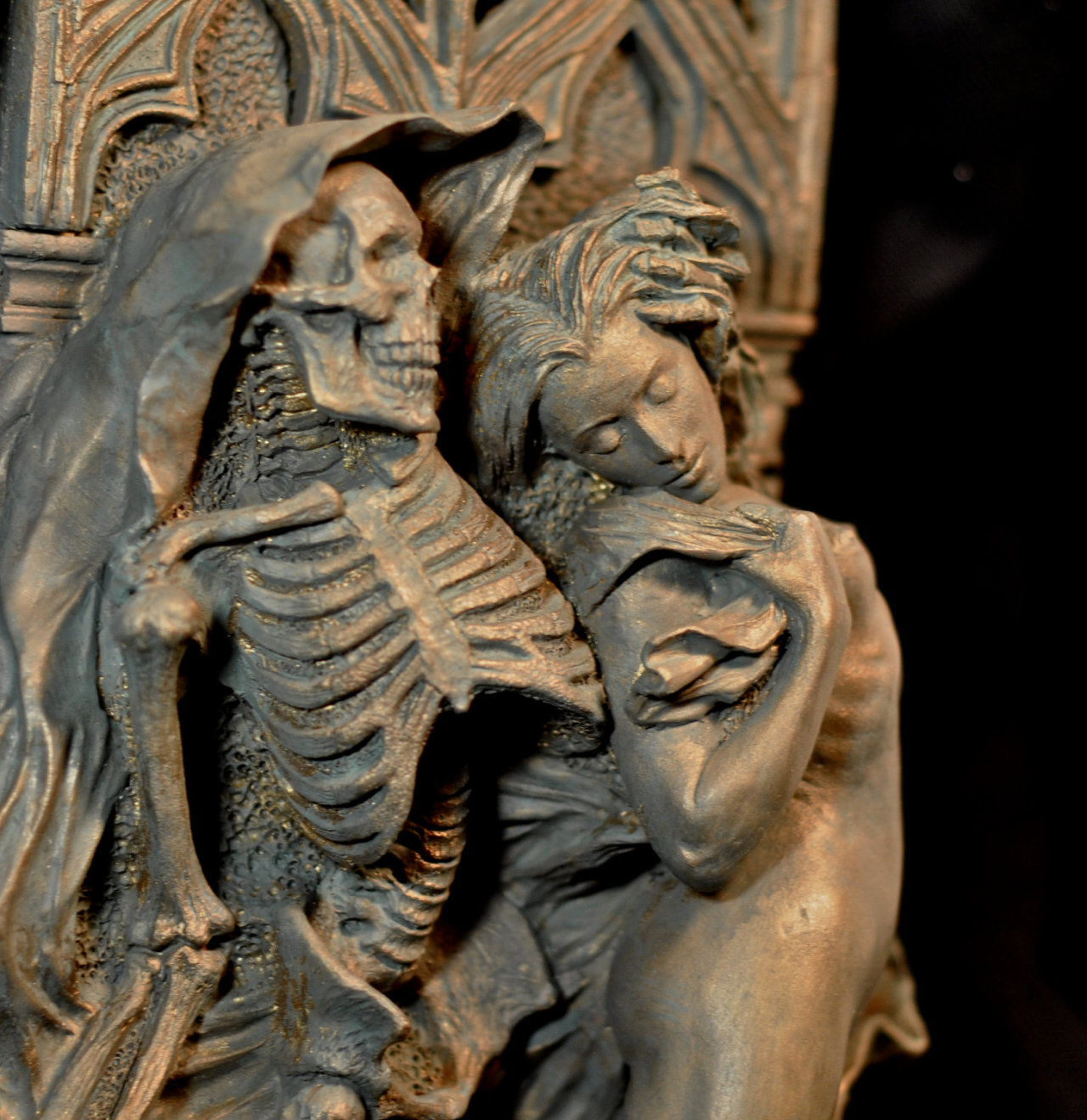 fer1972:Death and the Maiden Wall Plaque by Dellamorte &amp; Co.