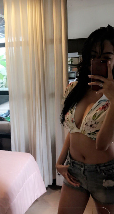 mofo21: Damn what a hot babe blessed with such a heavenly body