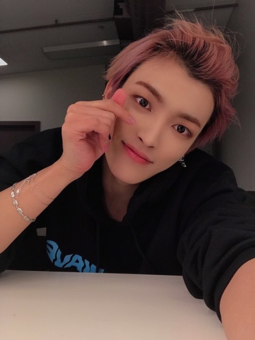 ateezdata: (190811) ATEEZOfficial: [#HONGJOONG] Sydney#ATEEZ #에이티즈Source: ATEEZ Official Twitter