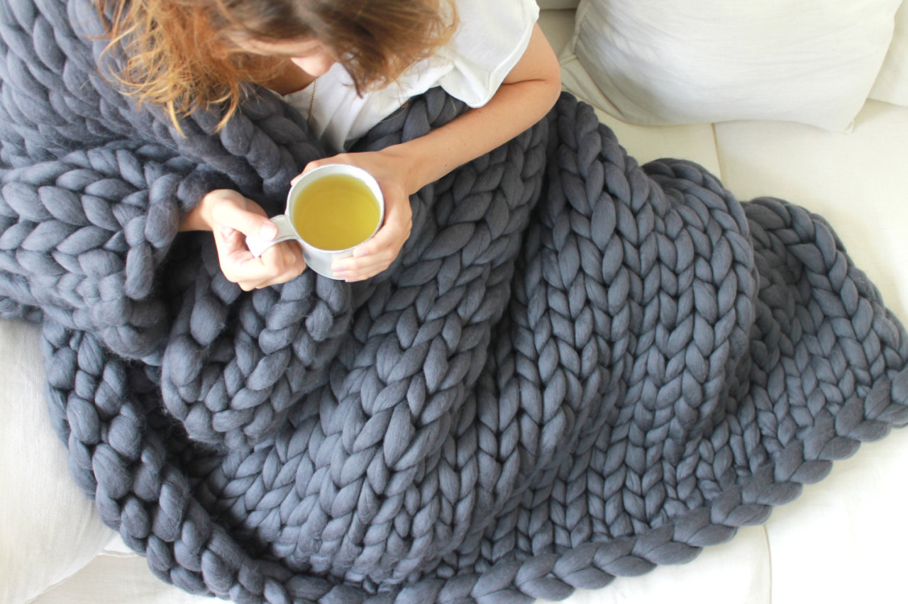 culturenlifestyle:  Handmade Oversized Scarves &amp; Chunky Blankets In love