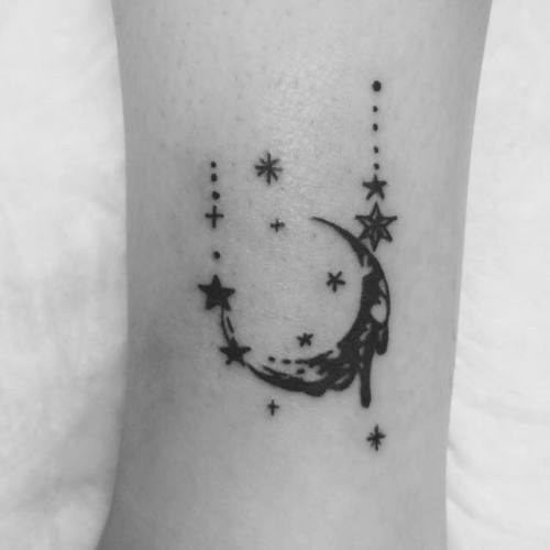 chocolate-hime:  Got a new tattoo on Saturday. Lolita has been a big part of my life for a long time, so I wanted so do something related to that. It’s a piece from Angelic Pretty’s Holy Latern (Because it’s so dainty and pretty) with a touch of
