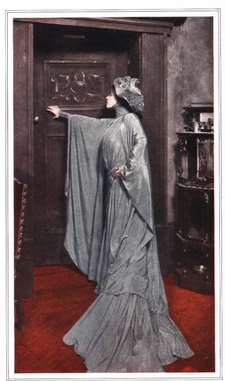 sydneyflapper:Alla Nazimova in The Comet, 1908