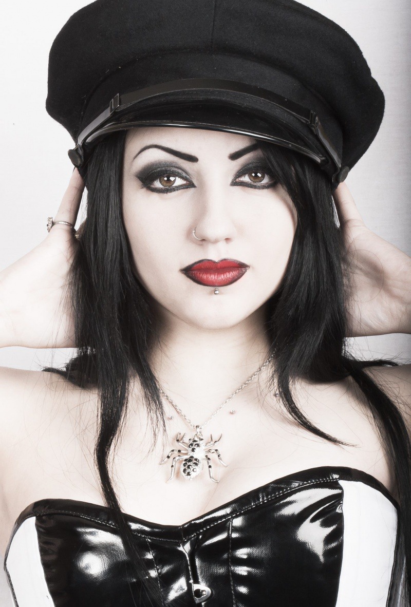 alt-dolls:  Alternative girl 