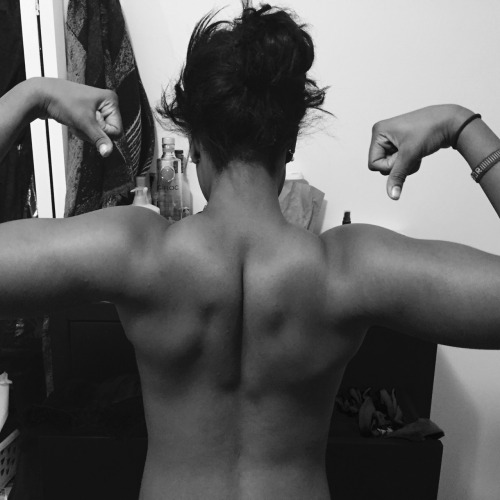 mo-lily:Despite these past few days being absolutely horrible, at least my back progress was able to