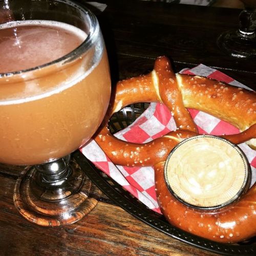 PRETZELS, BRATS, BURGER, BEER!! #bratzyall #bratwurst #burger #beer #fashionfunpj (at Bratz Y'all) h