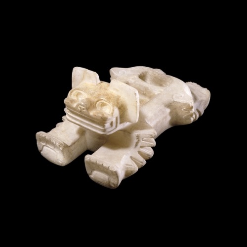 Calcite onyx ritual container in the form of a feline Teotihuacan culture (150 BC - AD 750) From Mex