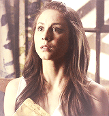 troianbellsario:  Spencer Hastings + hairporn (season 3) 
