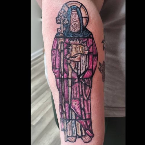 <p>St Joseph of Arimathea, the patron Saint of Funeral Directors.   Finished yesterday for Michaelene.  Thanks so much for bringing me this awesome piece to do! <br/>
.<br/>
#ladytattooer #thephoenix #copperphoenix #shelbyvilleindiana #indianapolistattoo #indylocal #do317 #indytattoo #circlecity #waverlycolorco #industryinks #yournewfavoriteink #artistictattoosupply #fkirons #indianaartist #wearesorrymom #saints #stainedglass #colortattoo #funeraldirector (at Shelbyville, Indiana)<br/>
<a href="https://www.instagram.com/p/CUAVa-TLH1i/?utm_medium=tumblr">https://www.instagram.com/p/CUAVa-TLH1i/?utm_medium=tumblr</a></p>