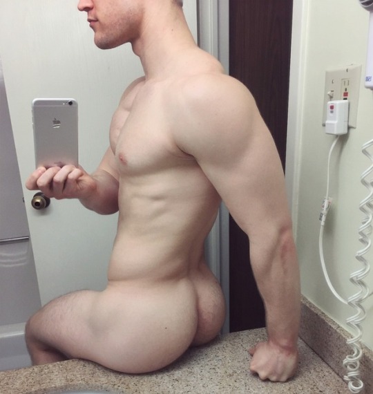 bbeastly:  boys-hot-and-sexy-of-london-2:    hey boy 