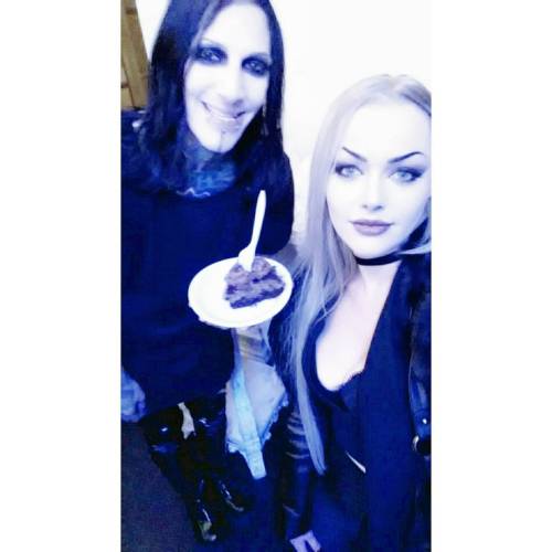 We meet again! Thank you for everything and Have a great tour! #miw #montreal #chrismotionless @chri