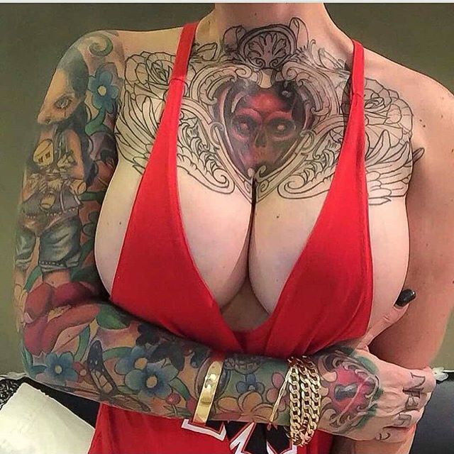 tattedbabes66:  tatted babes - http://tattedbabes66.tumblr.com #tatted babes #tatted