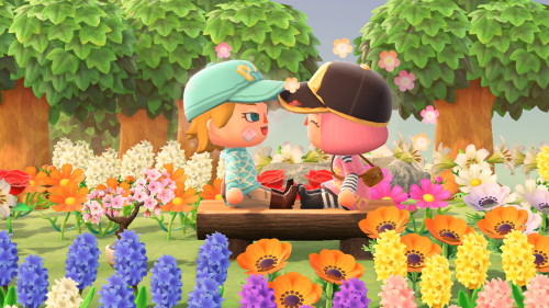 i made diego and hot pants villagers aahhhh they’re on a date(outfit codes in the links!!)