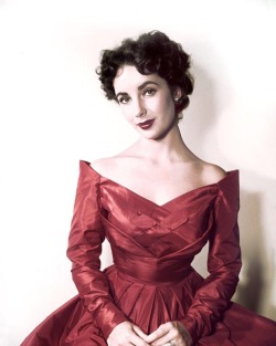 m-a-d-o-n-n-a:  Elizabeth Taylor, 1953 