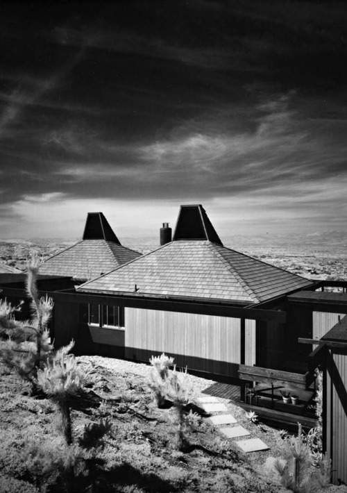 ofhouses:  610. Richard Lee Dorman /// Art Seidenbaum House /// Los Angeles, California, USA /// 1966OfHouses presents Record Houses, part IV.(Photos: © Julius Shulman. Source: The Getty Research Institute, Julius Shulman Archive; “Architectural Record