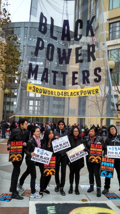 curlyteekay:  18mr:  About 25 activists locked themselves together to block two entrances of the Ronald Dellums Federal Building in Oakland Friday morning, check out the Storify and live feed here!   It’s amazing to see minorities stand together. I