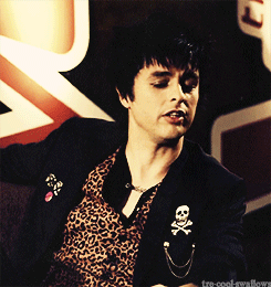 tre-cool-swallovvs-deactivated2:  x 