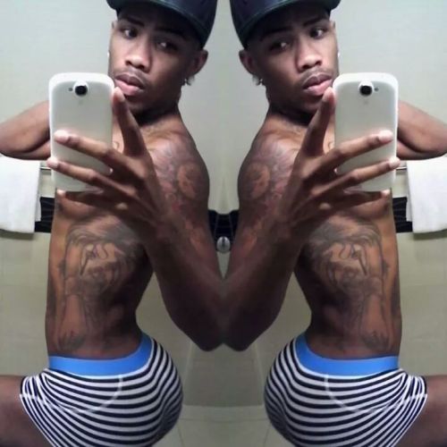Azz like his mama