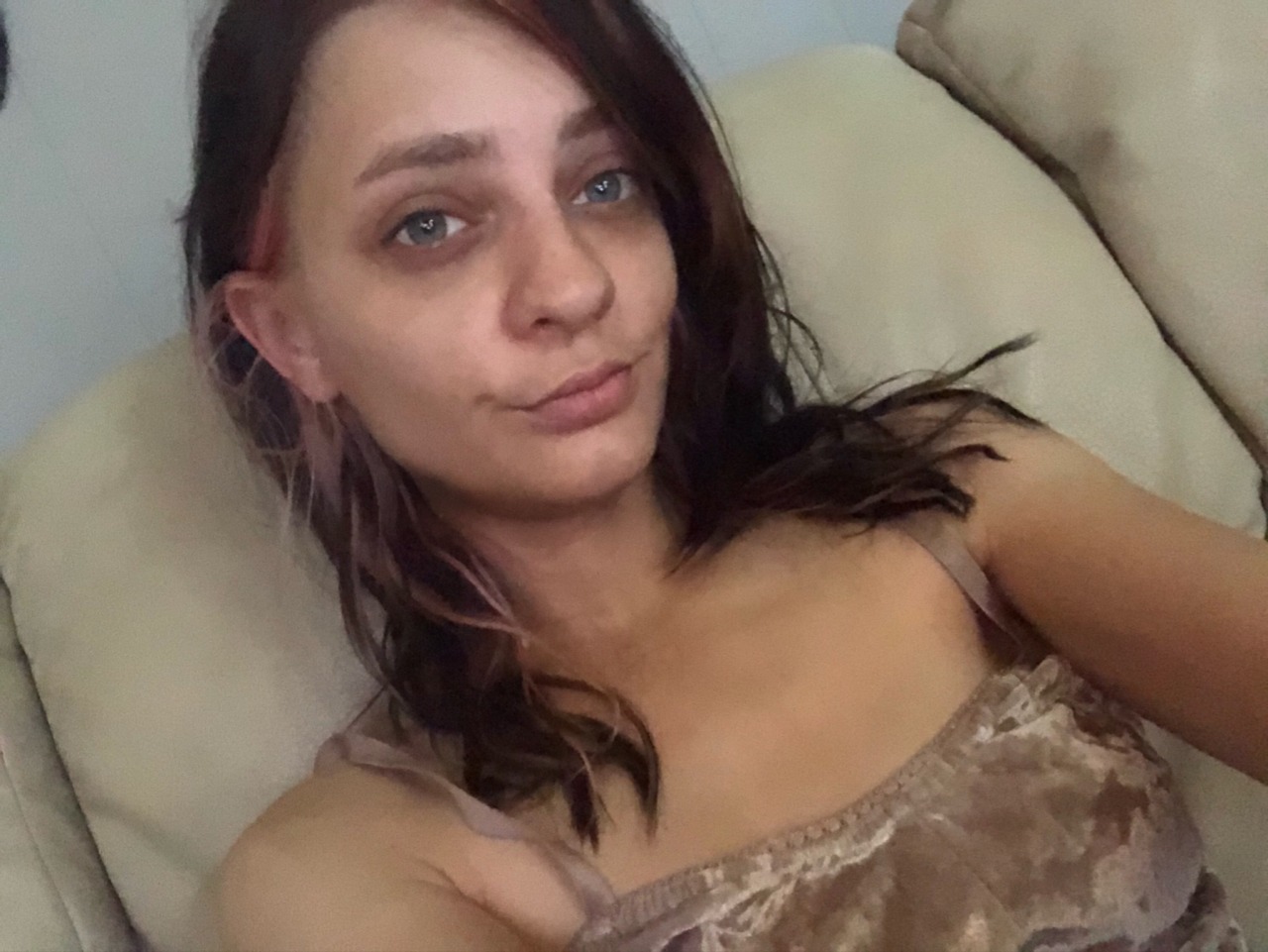 Porn photo violet-thorne-model:No makeup for once! I’m