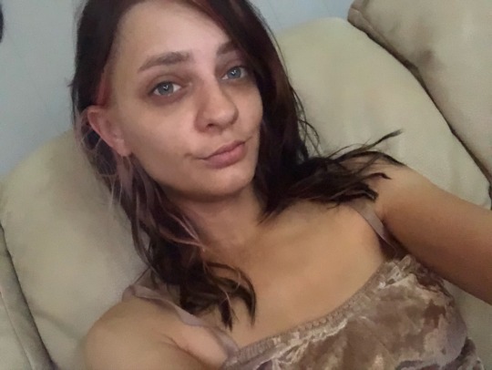 violet-thorne-model:No makeup for once! I’m porn pictures