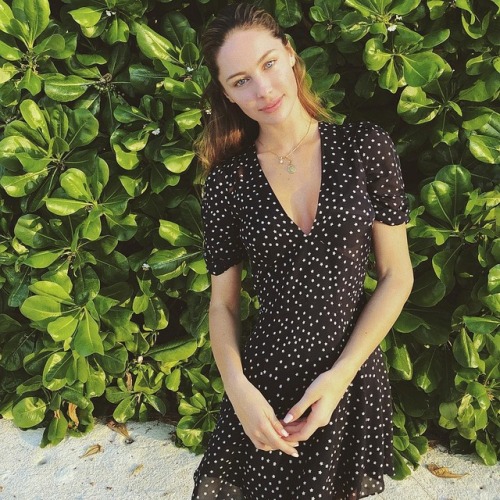 verytrustedstripesdotsnets: gianoukos:     mathilde goehler   Submitted by @svenjorgesen  