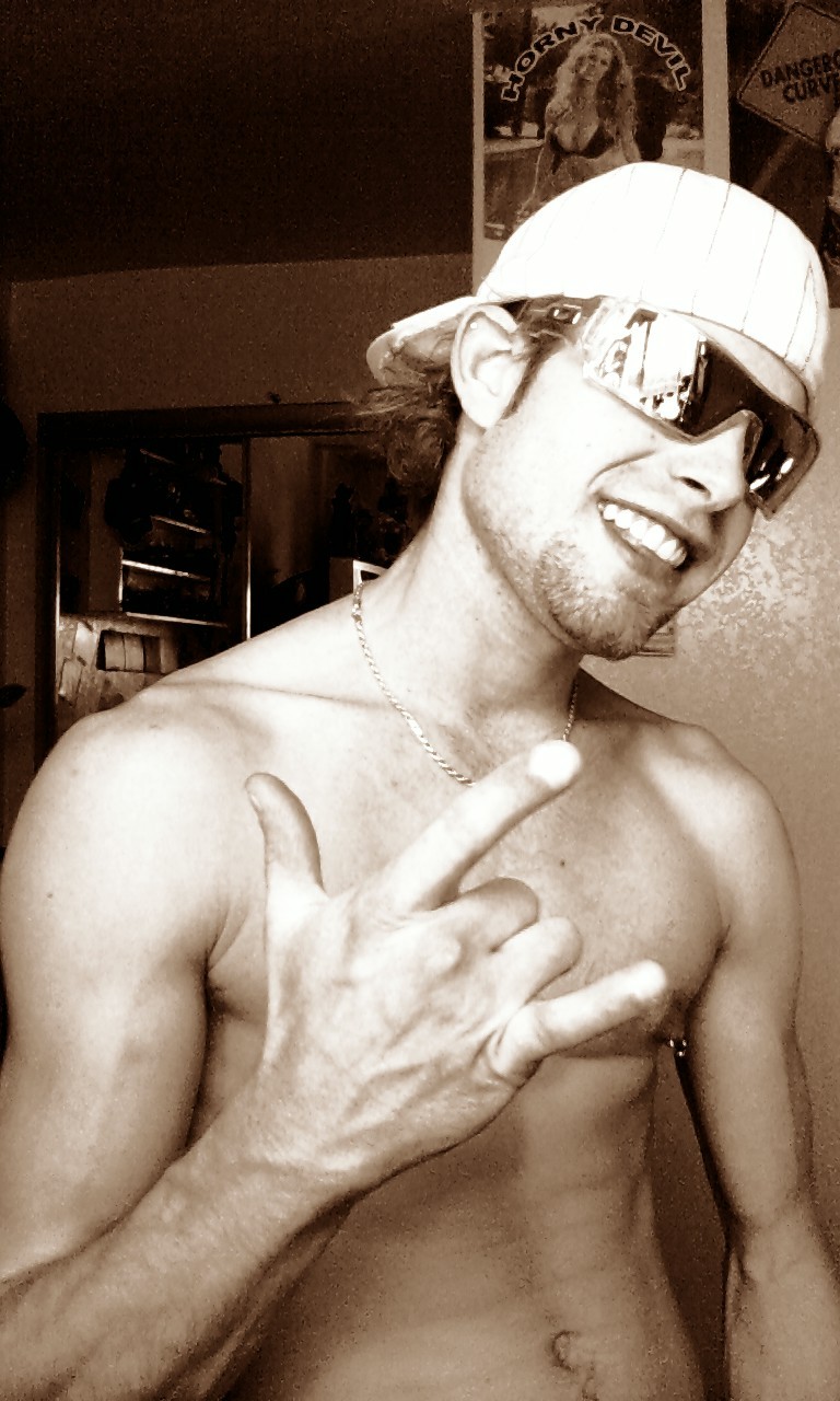 bonermakers:  Smokin’ and smokin’ hot.