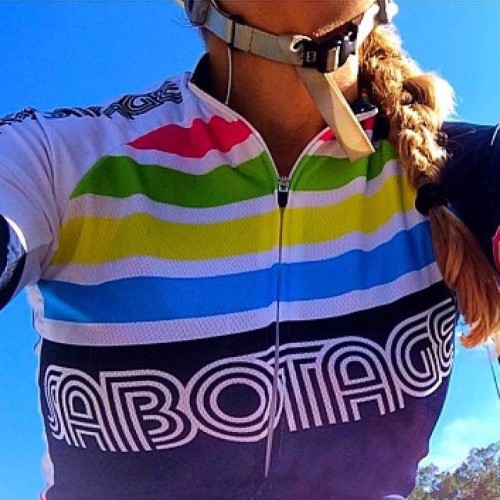 sabotagecycling: @heatherdot of @cyclechicks has mastered the on-bike #newkitday selfie. Those strip