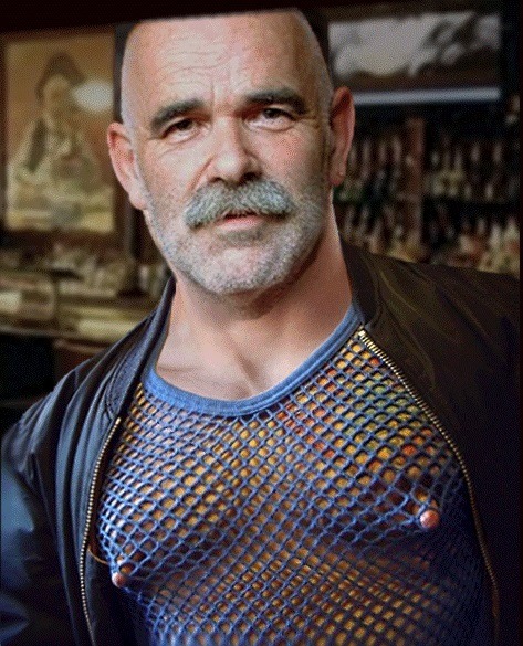 trained4men:  What a sexy fuckin stud! 