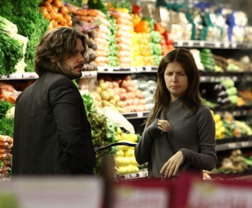 empoliam:  i don’t think i’ll ever get over anna’s grocery store candids because she was literally so done 