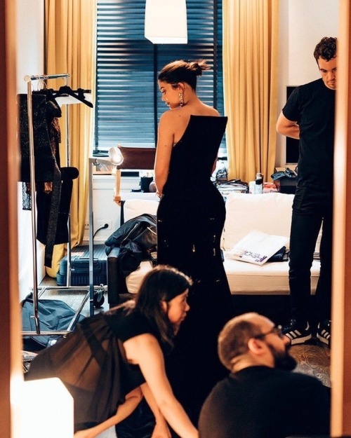 Getting ready for the Met Gala (Cole Kiburz)