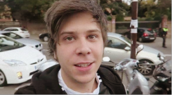 rubiusprincess:  Green eyes, beautiful smile.