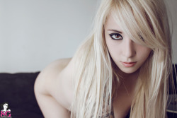 altmodelgirlcrush:  Bessy Suicide